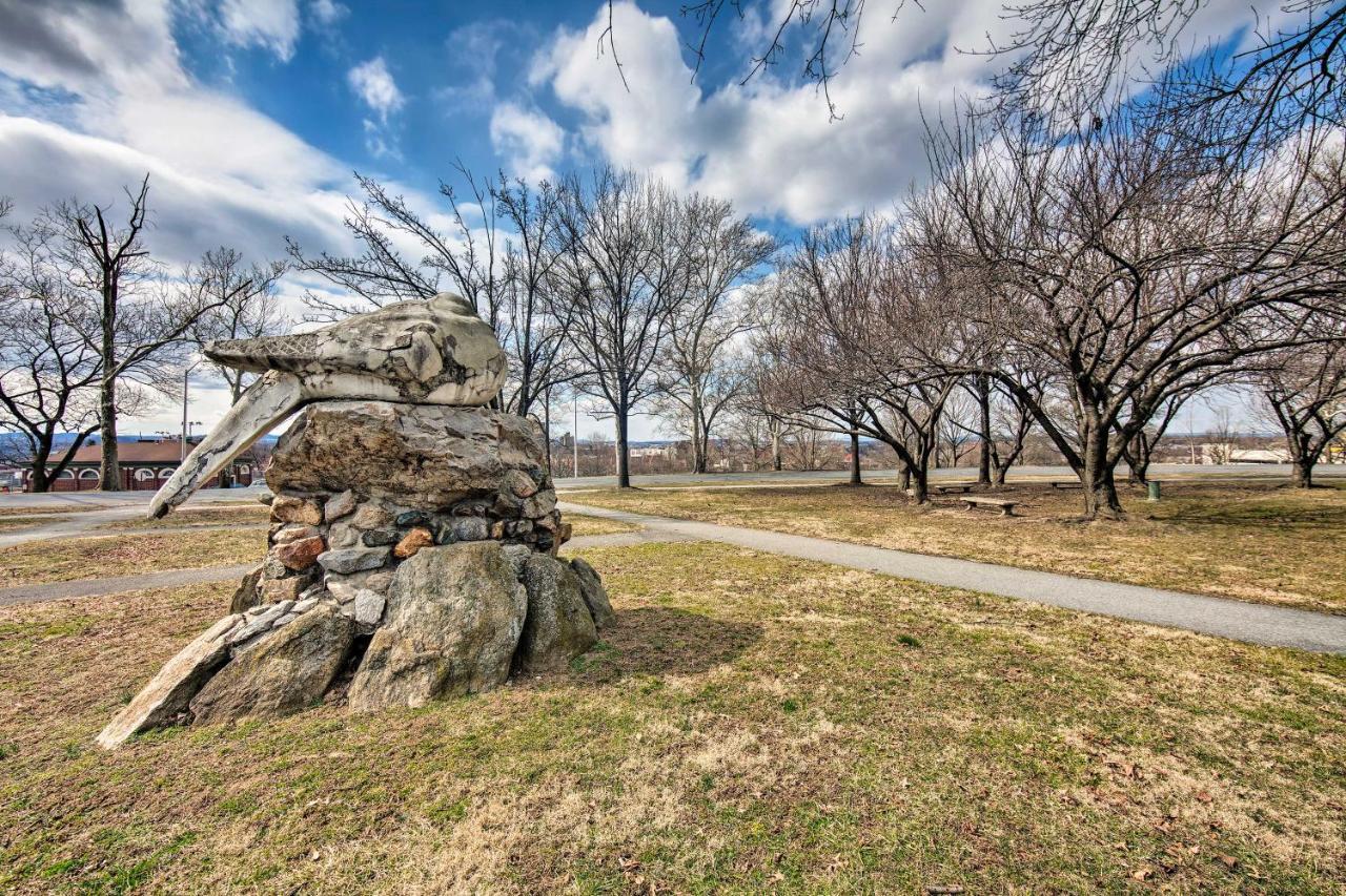 Reading Apt, Walk To Shops, Dining And City Park! Exterior foto